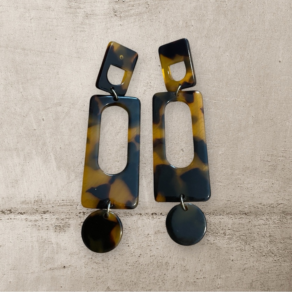 Tortoise Shell Dangle Earrings